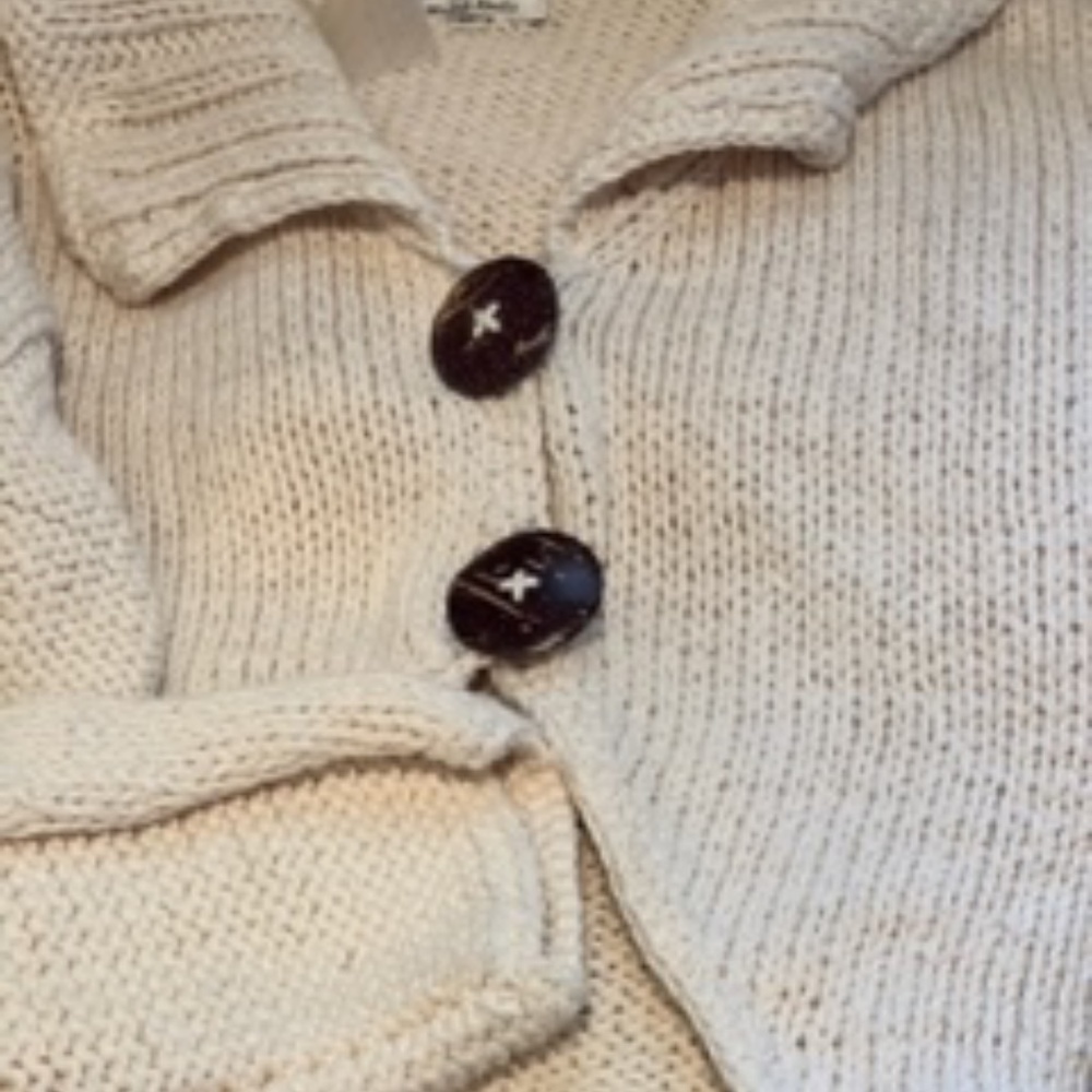 Rico Handknit - Cream Color Sweater - Medium - Wood Buttons